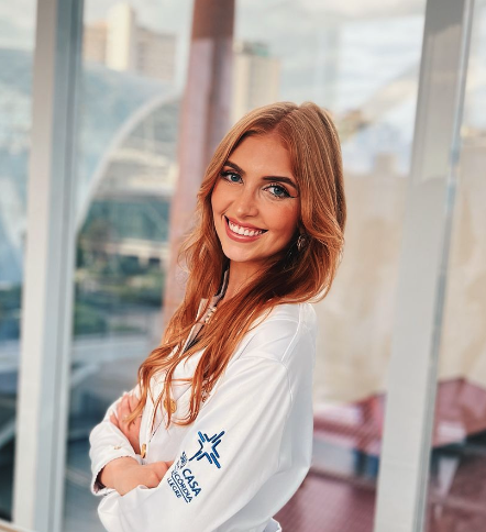 Júlia Carminatti, R3 Clínica Médica